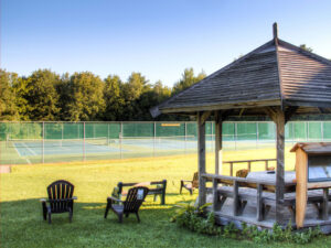 Courts de tennis et pavillon